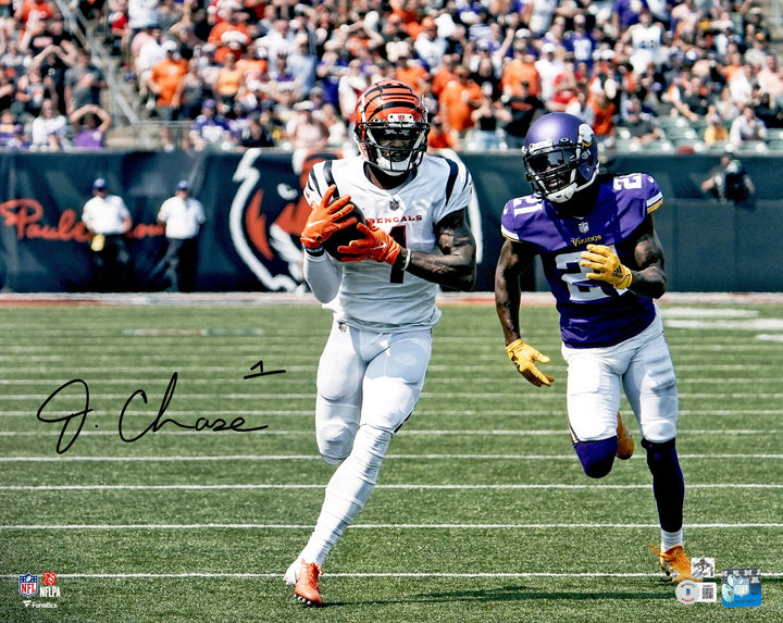 Ja'Marr Chase Signed 16x20 Photo Cincinnati Bengals Beckett BAS Witness