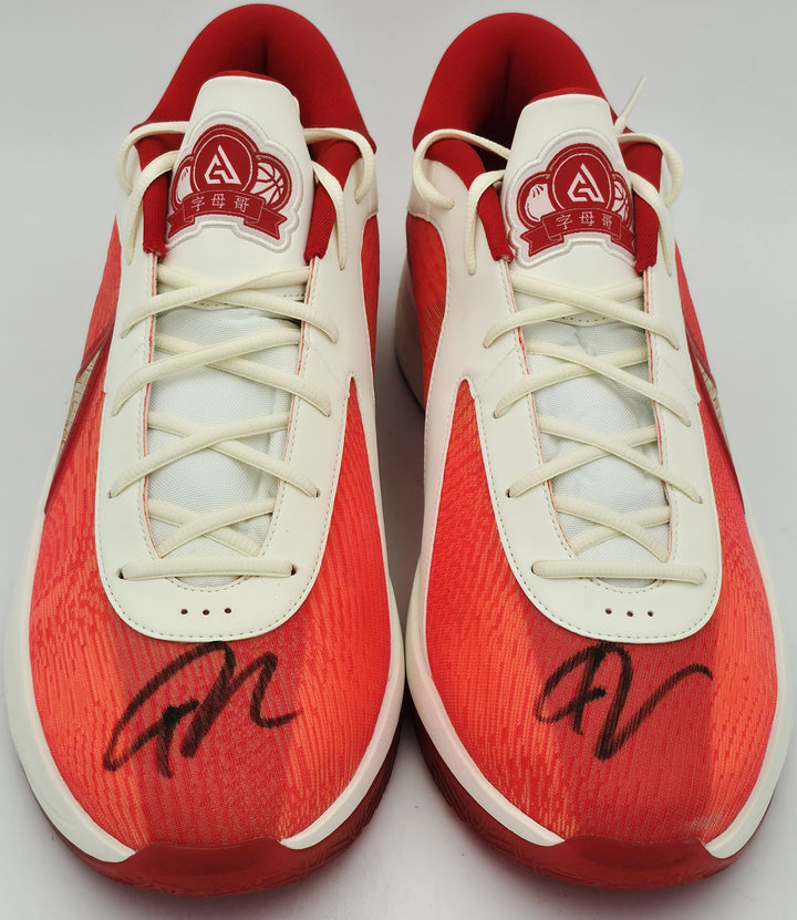 Giannis Signed 2024 PE Promo Nike Zoom Freak 6 Shoes Size 17 BAS Witness