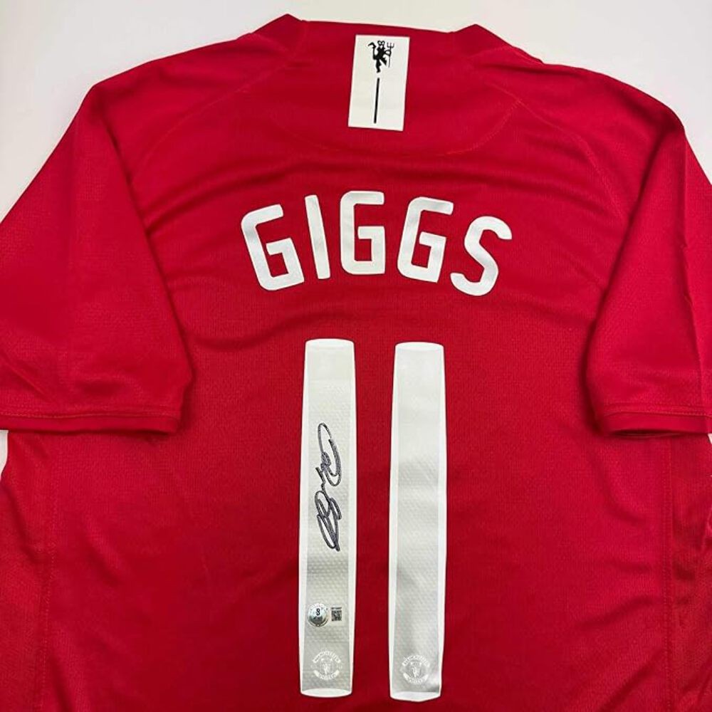 Framed Autographed/Signed Ryan Giggs 35x39 Manchester United Jersey Beckett COA