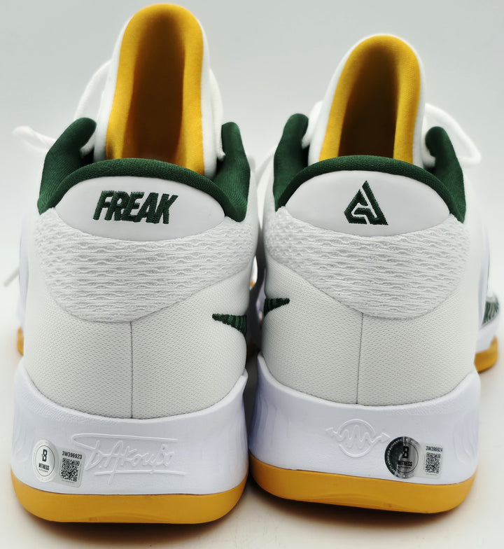 Giannis Auto 2022 (PE) Promo Baylor Nike Zoom Freak 4 Game Shoes Size 16 Beckett