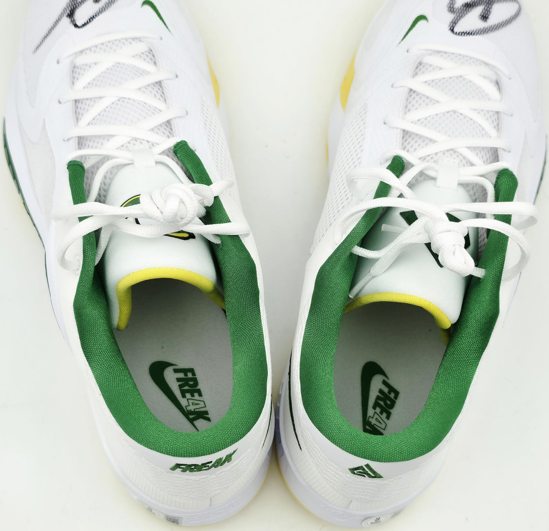 Giannis Auto 2022 (PE) Promo Oregon Nike Zoom Freak 4 Game Shoes Size 16 Beckett