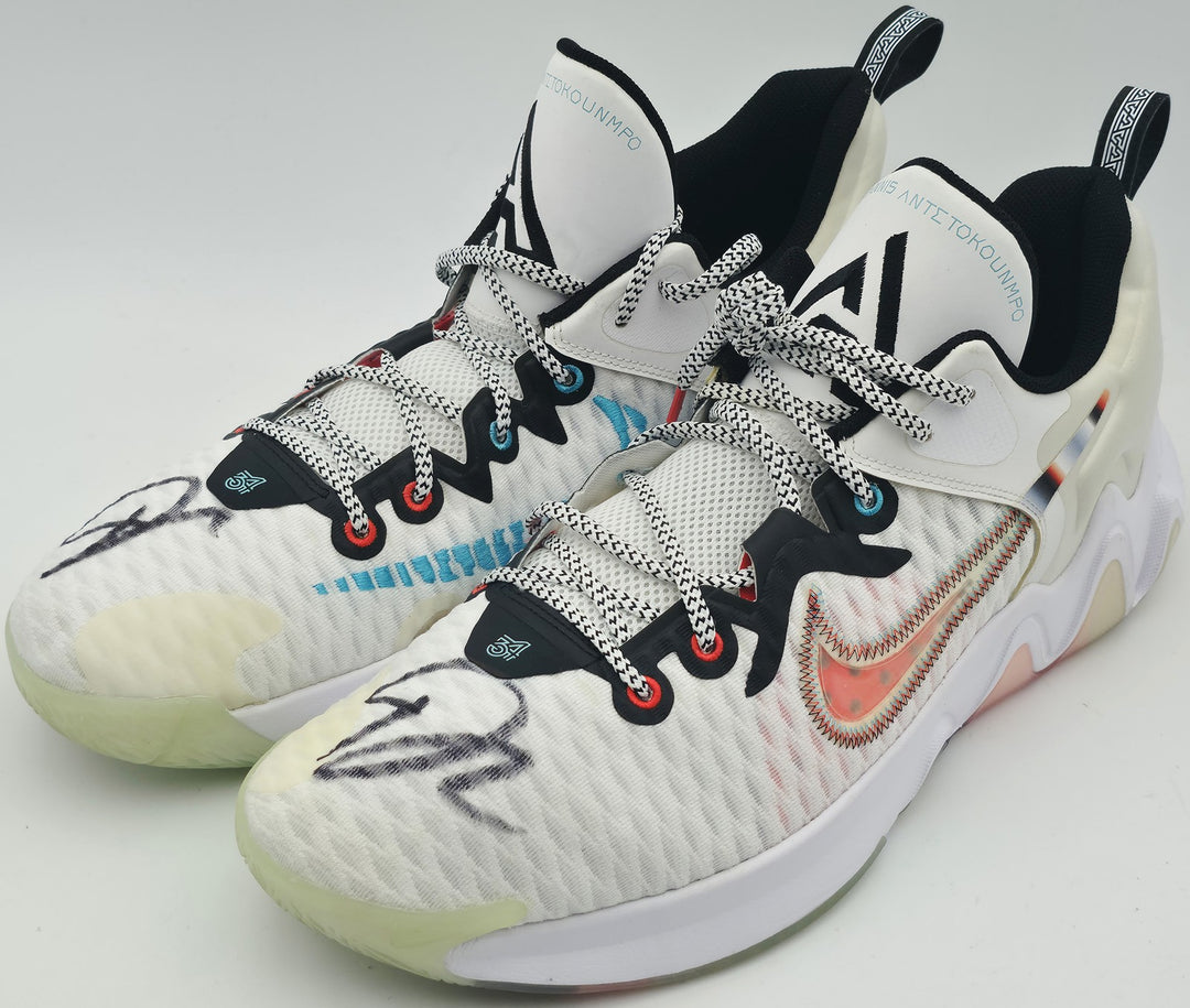 Giannis Antetokounmpo Auto Signed Nike Immortality 3 Shoes Bucks Size 17 Beckett