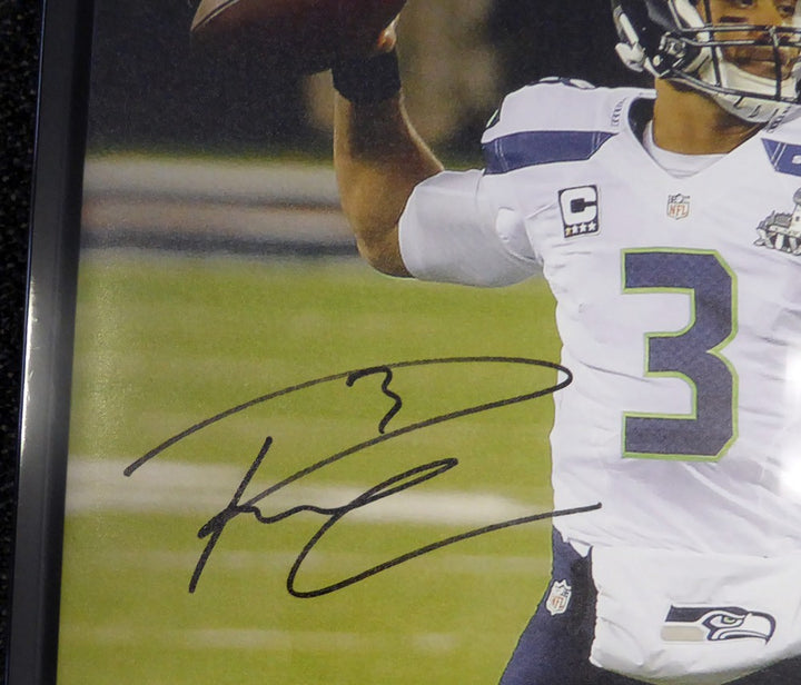 Russell Wilson Signed 24x30 Canvas Photo Seahawks "SB XLVIII Champs" SB RW Holo