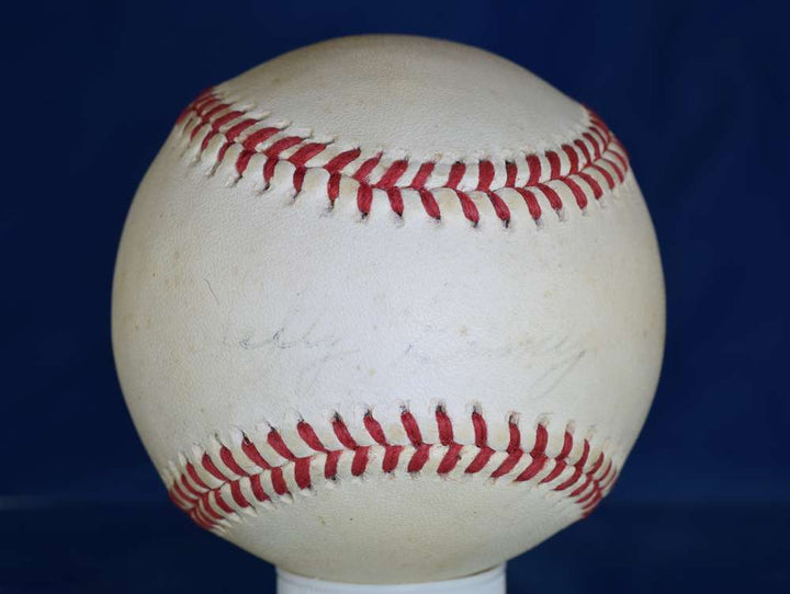 Lefty Gomez Psa/dna Certed American League Baseball Autograph Signed Authentic