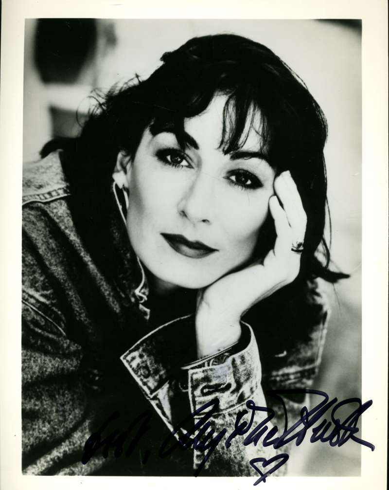 Angelica Huston Jsa Coa Hand Signed 8x10 Photo Authenticated Autograph