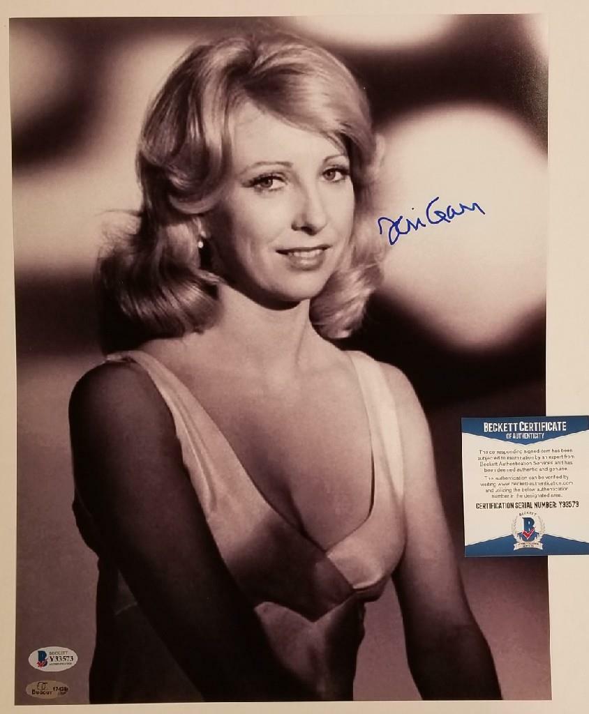 Teri Garr signed 11x14 Photo 1 Actress Autograph ~ Beckett BAS COA