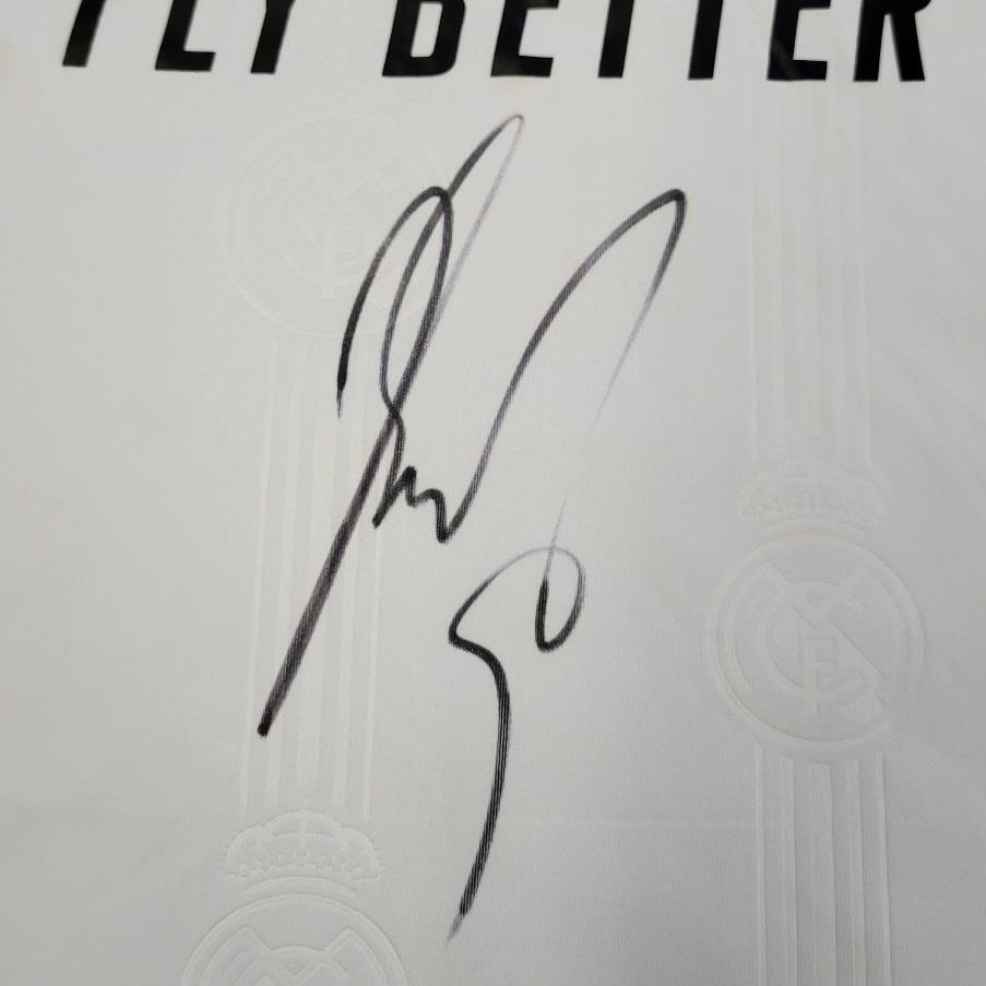 Karim Benzema signed Real Madrid Polo Jersey Size XL autograph (B) Beckett BAS