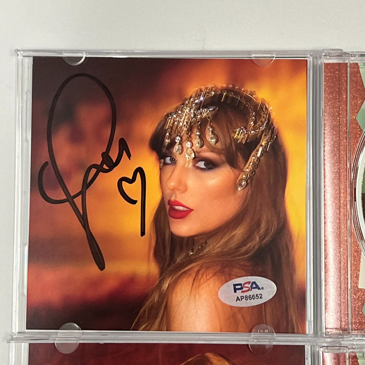 Taylor Swift Signed CD Cover Bundle PSA/DNA The Life of a Showgirl