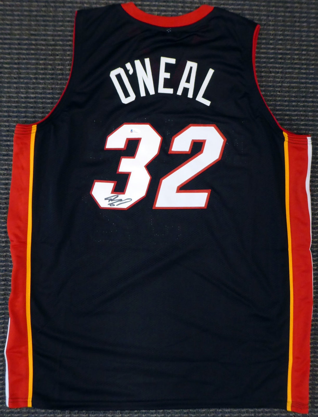 Miami Heat Shaquille Shaq O'Neal Signed Black Jersey On 3 Beckett BAS