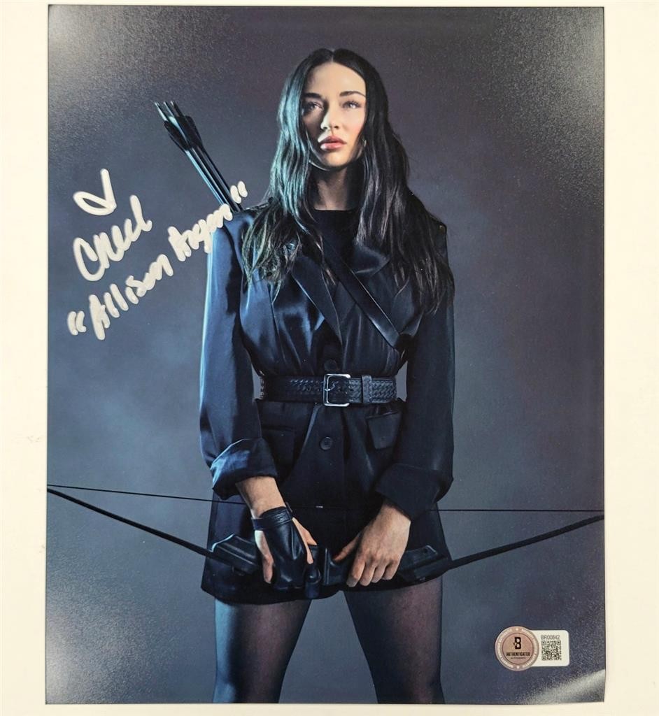 Crystal Reed signed "Allison Argent" Teen Wolf 8x10 photo autograph~ Beckett BAS