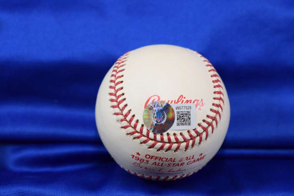Terry Pendleton Beckett BAS Autograph 1983 World Series Signed Baseball