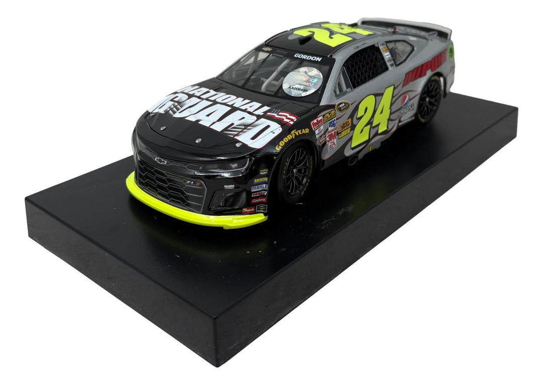 Jeff Gordon Signed 1:24 NASCAR National Guard Die-Cast Car PSA/DNA