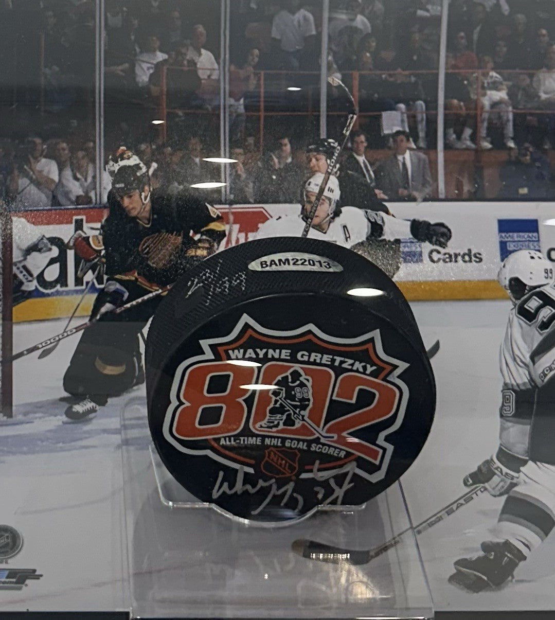 Wayne Gretzky Signed 802 All Time Goal Puck /99 Auto W/ Case Kings UDA COA HOF