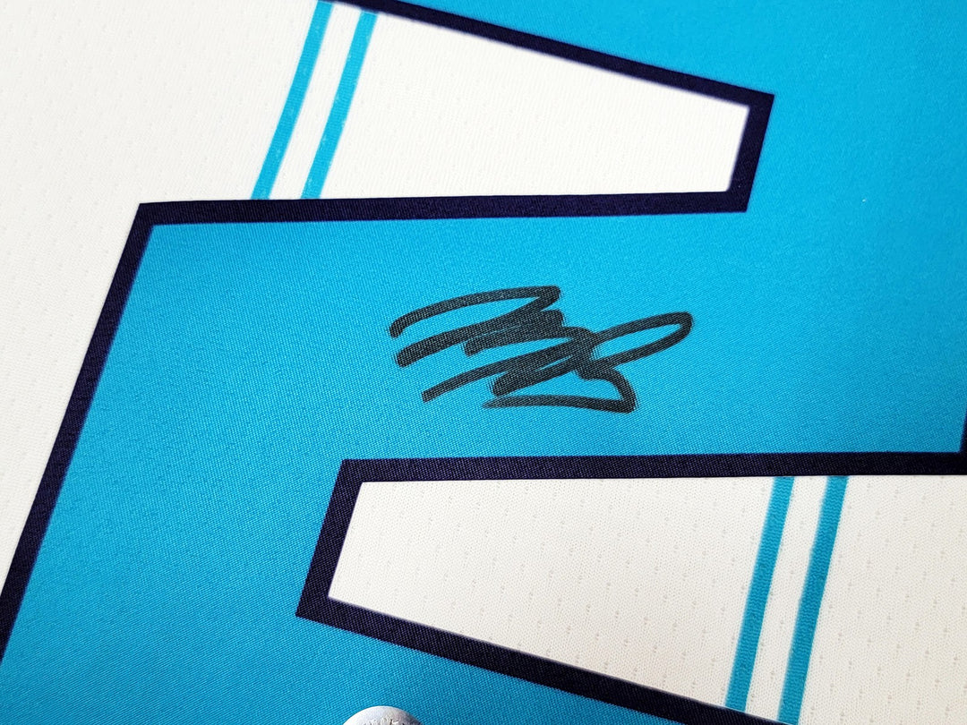 Charlotte Hornets LaMelo Ball Signed White Nike Swingman Jersey Size M Beckett