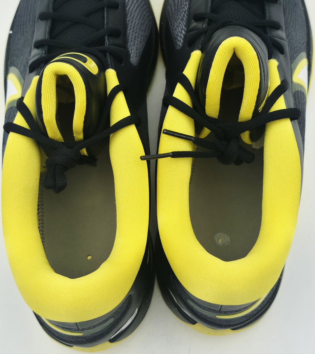 Giannis Auto 2024 (PE) Promo Oregon Nike Zoom Freak 6 Game Shoes Size 17 Beckett