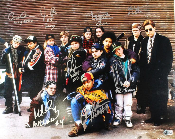 The Mighty Ducks Movie Autographed 16x20 Photo 8 Sigs Beckett 52785