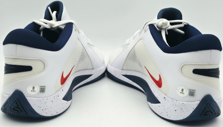 Giannis Auto 2024 (PE) Promo UConn Nike Zoom Freak 6 Game Shoes Size 17 Beckett