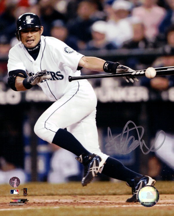 Ichiro Suzuki Autographed Signed 8x10 Photo Seattle Mariners IS Holo