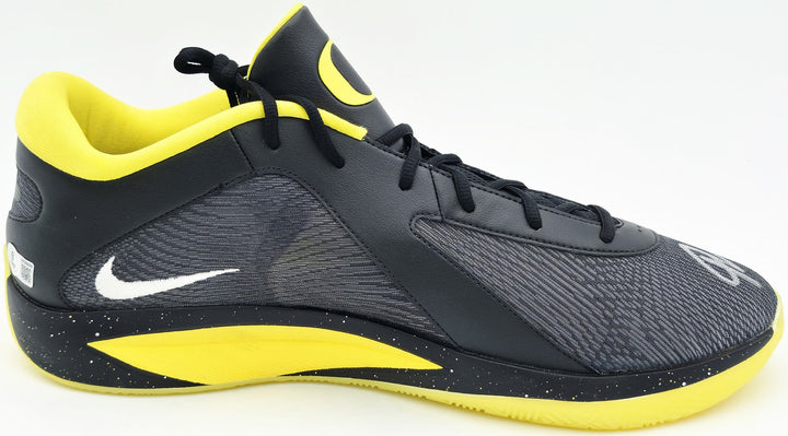 Giannis Auto 2024 (PE) Promo Oregon Nike Zoom Freak 6 Game Shoes Size 17 Beckett