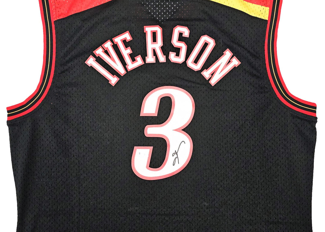 76ers Allen Iverson Auto Black AUTH Mitchell Ness 06 HWC Swingman Jersey L BAS