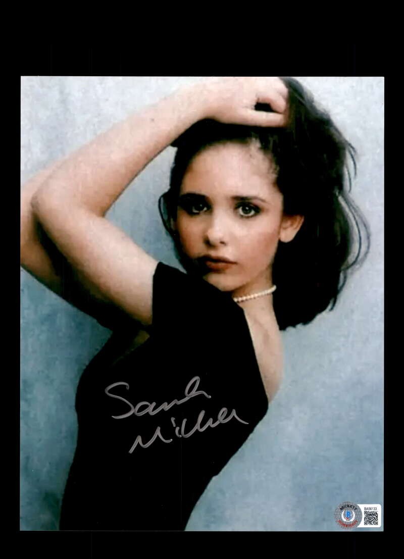 Sarah Michelle Gellar Beckett BAS Signed 8x10 Photo Autograph