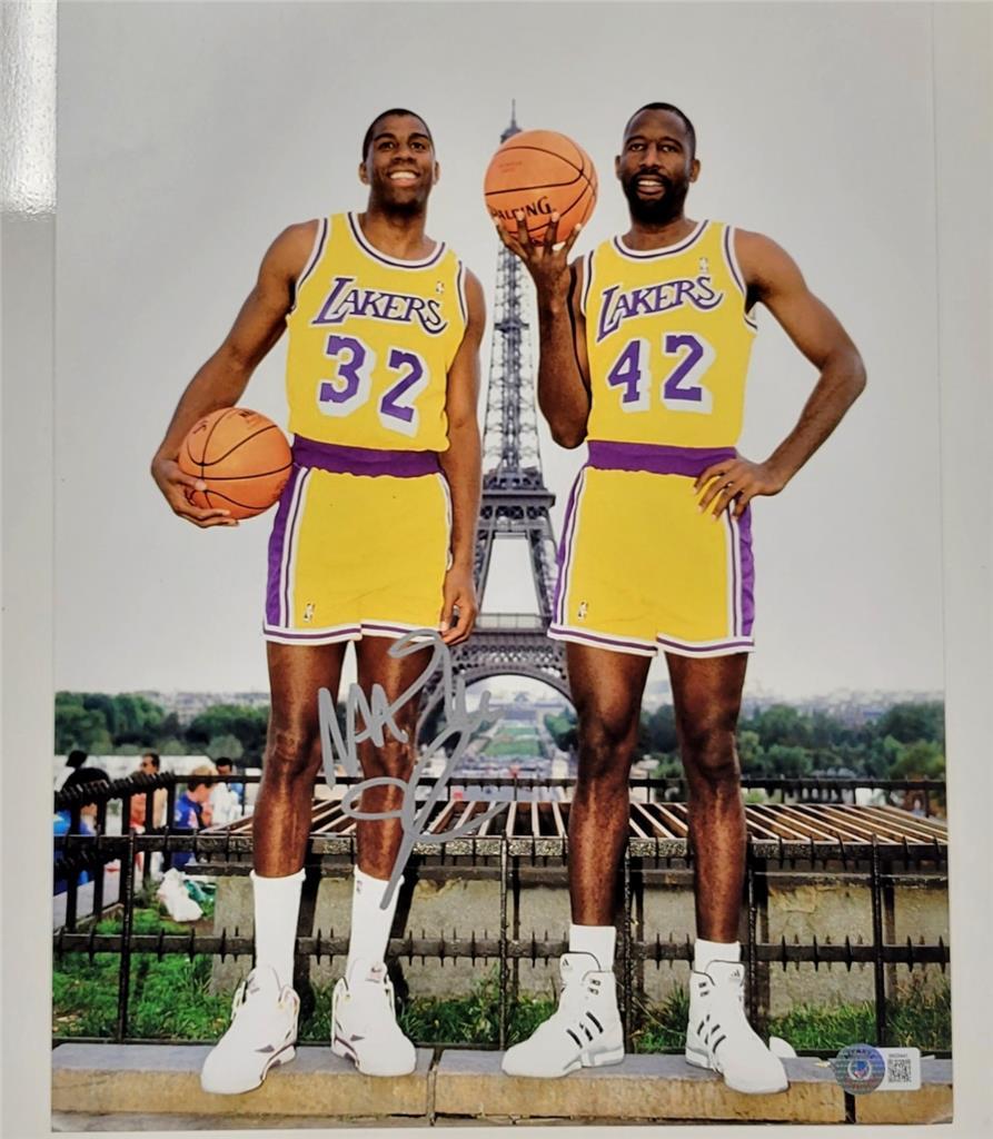 Magic Johnson autograph signed 11x14 Photo Los Angeles Lakers ~ Beckett BAS