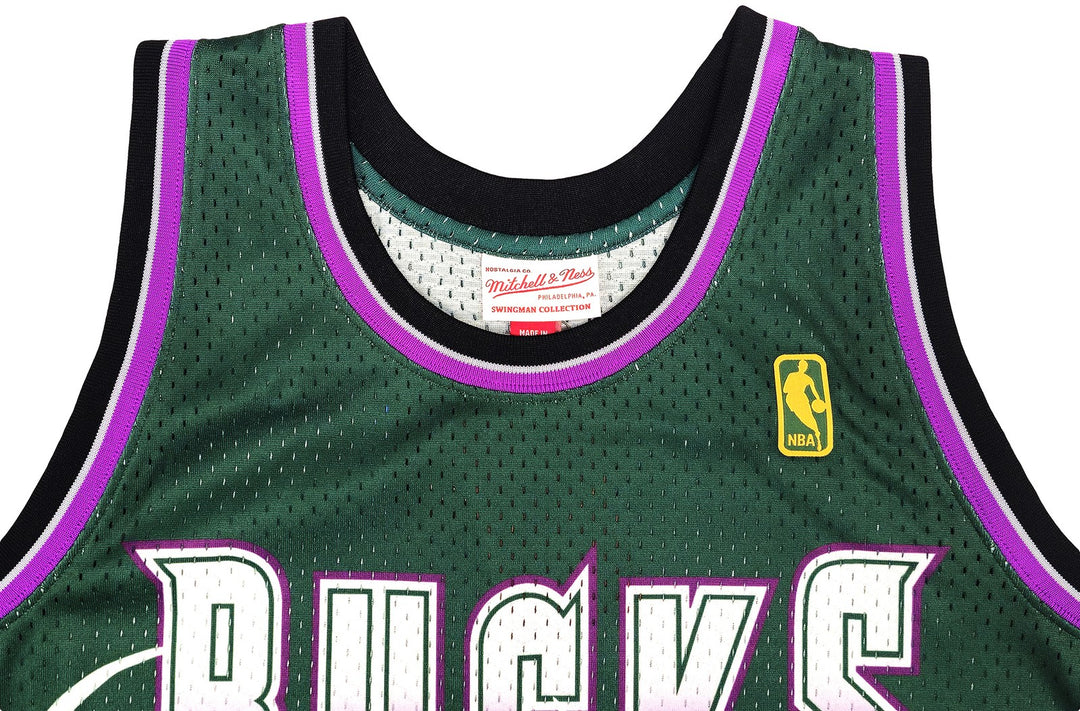 Bucks Ray Allen Auto Green Auth Mitchell Ness 96-97 Swingman Jersey XL BAS
