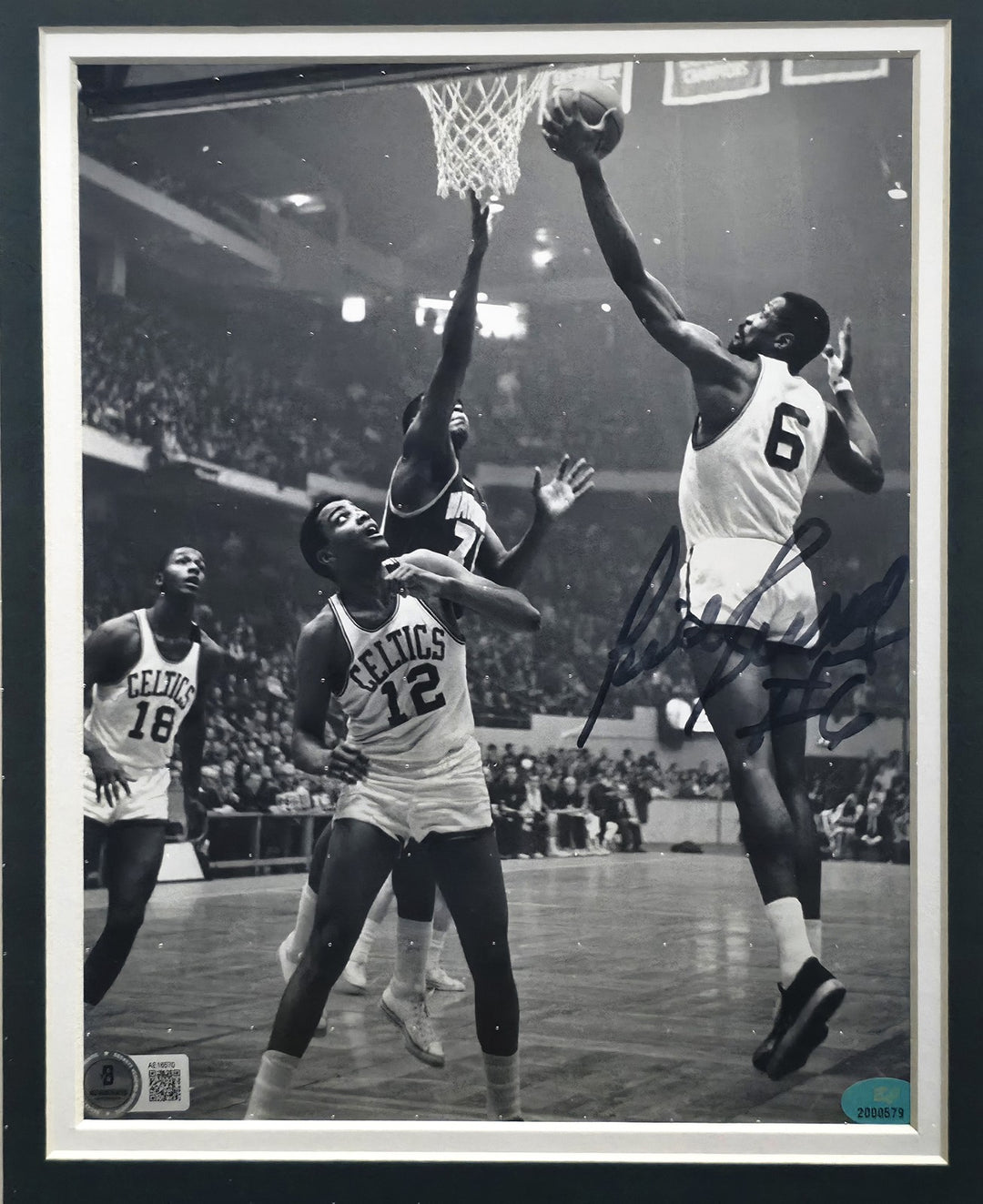 Bill Russell Signed Framed 8x10 Photo Boston Celtics Beckett #AE16570