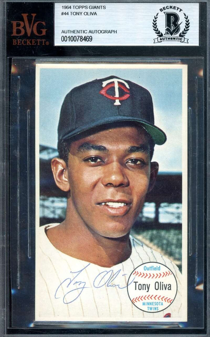 Tony Oliva Beckett BAS Vintage Signed 1964 Topps Giants Autograph
