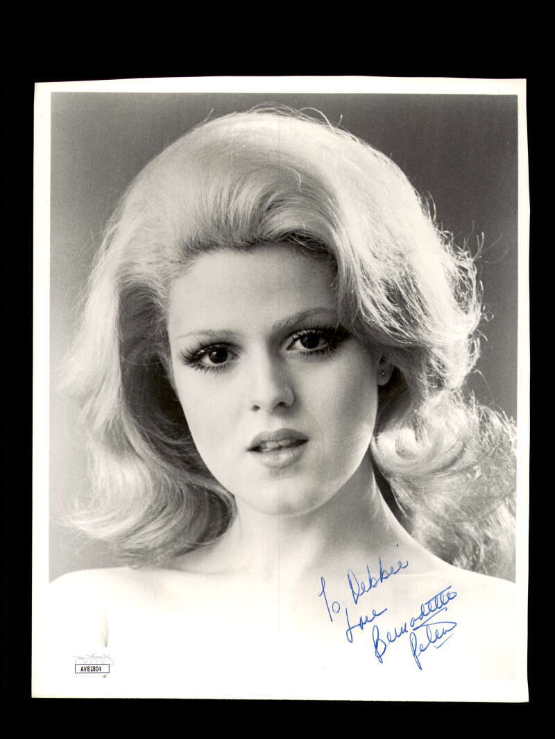 Burnadette Peters JSA Coa Signed 8x10 Photograph Autograph