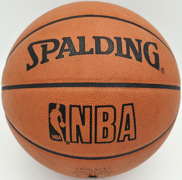 Oscar Robertson Auto Spalding NBA Leather Game Basketball Bucks Beckett #BS30429