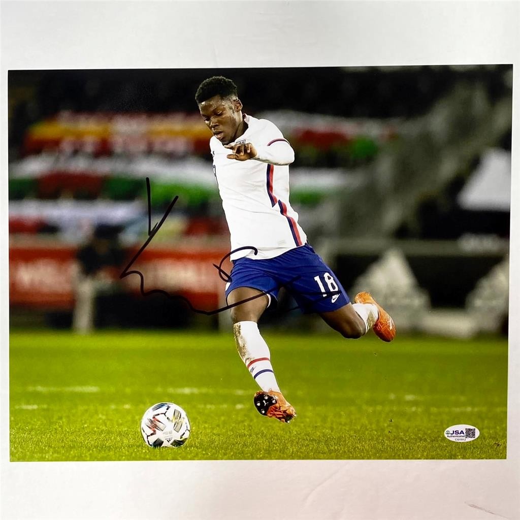 Yunus Musah signed Team USA USMNT 11x14 photo autograph (A) ~ JSA