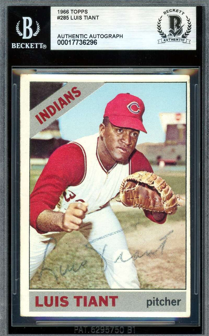 Luis Tiant Beckett BAS Signed 1966 Topps Autograph