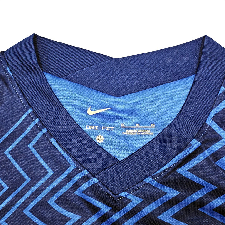 Chelsea F.C. Mason Mount Signed Blue Nike Jersey Size XL in Gold Beckett