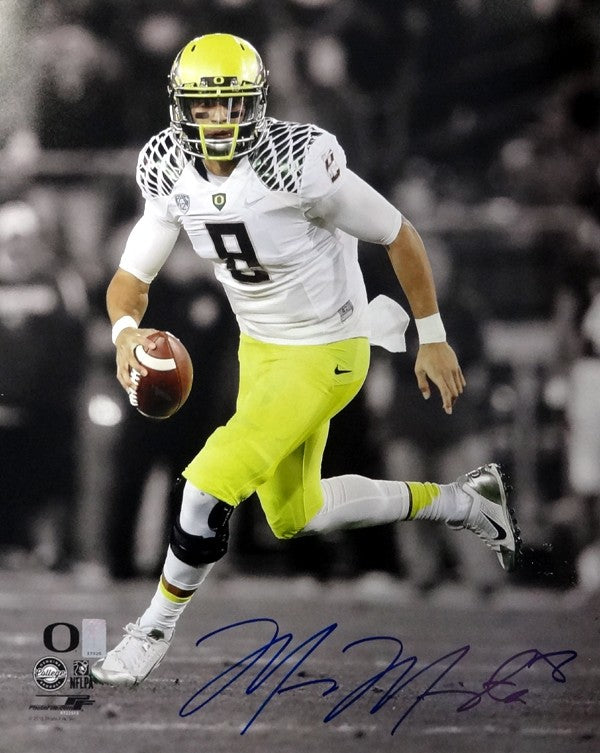 Marcus Mariota Signed 16x20 Photo Oregon Ducks MM Holo