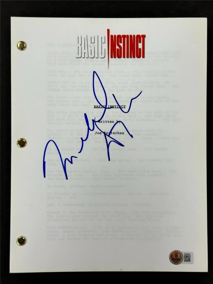 Michael Douglas signed Basic Instinct Script autograph (B) ~ Beckett BAS