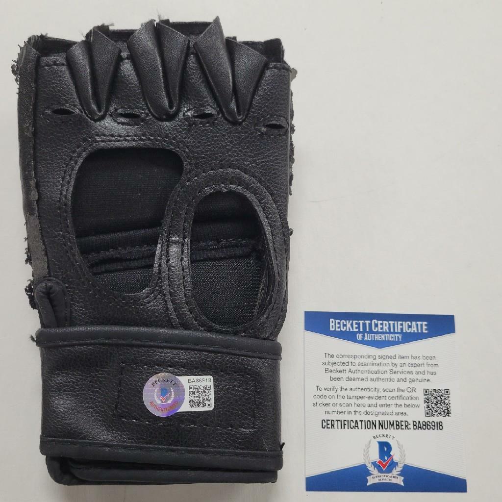 Martin Kampmann signed UFC Glove MMA Autograph ~ Beckett BAS COA