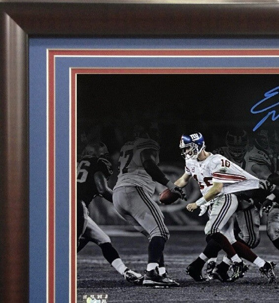 Eli Manning Giants signed 11x14 Spotlight photo SuperBowl MVP Scramble Fanatics