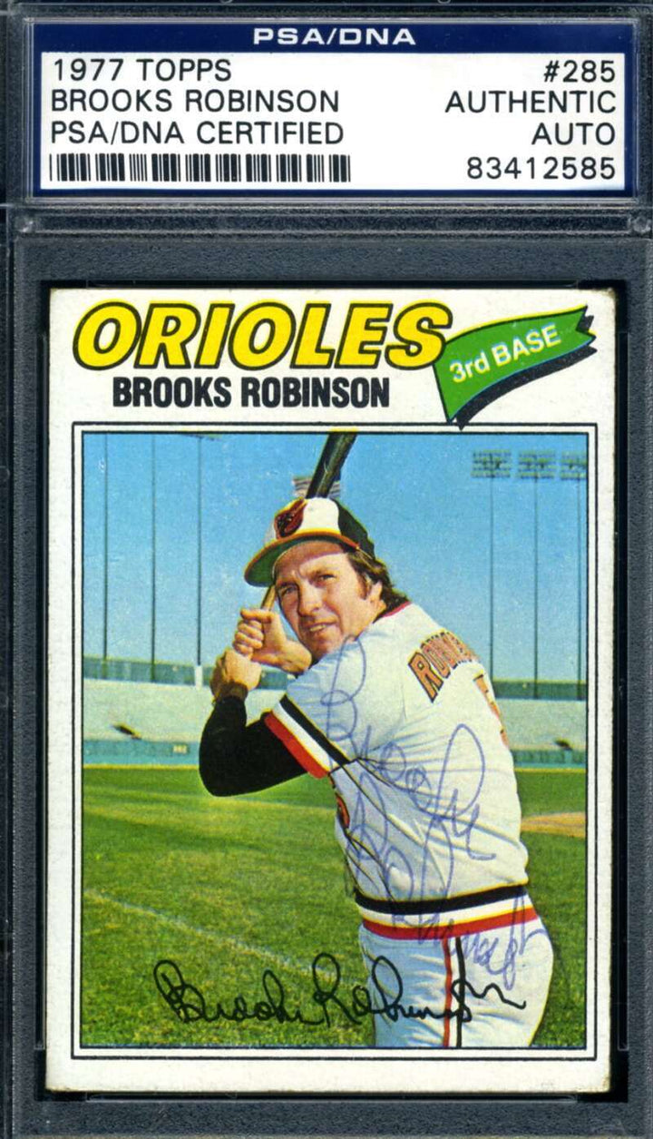 Brooks Robinson PSA DNA Signed 1977 Topps Autograph