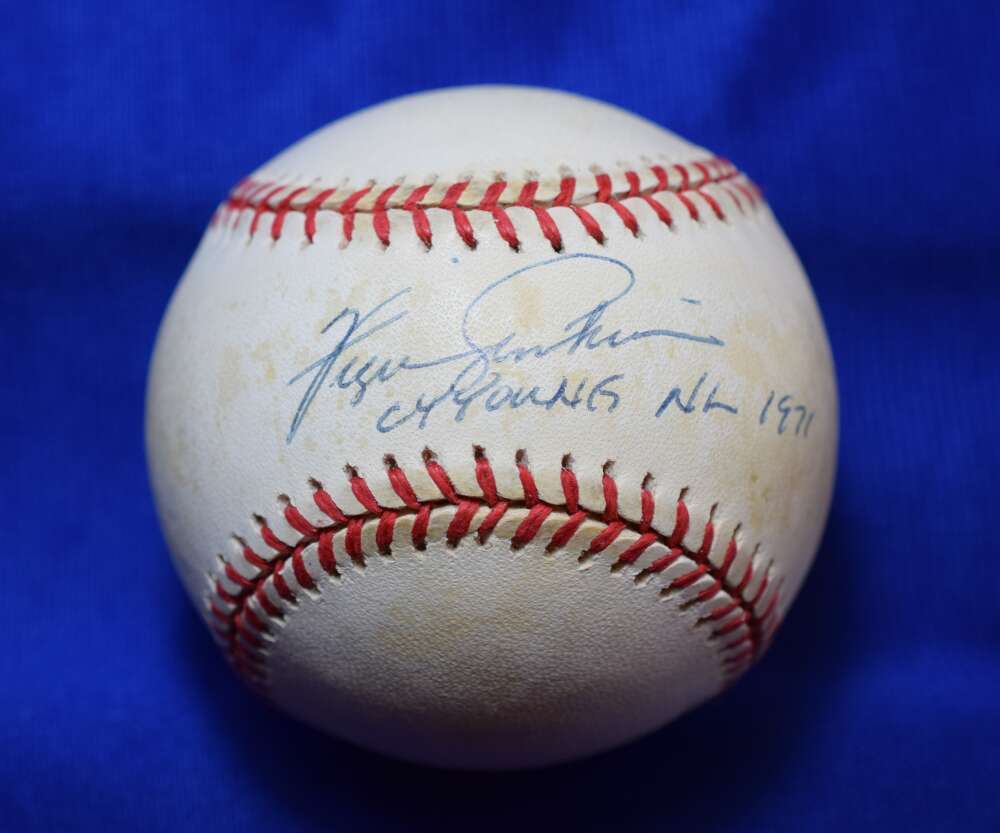 Fergie Jenkins PSA DNA Auto National League Signed Baseball Cy Young NL 1971