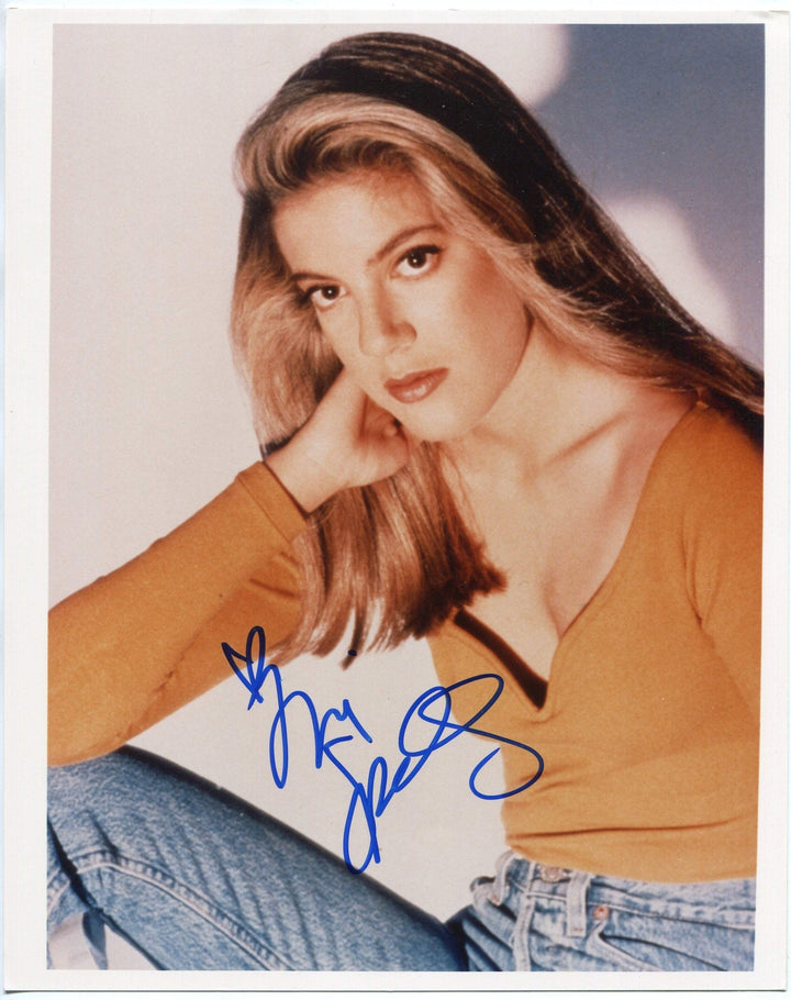 Tori Spelling Autographed 8x10 Photo
