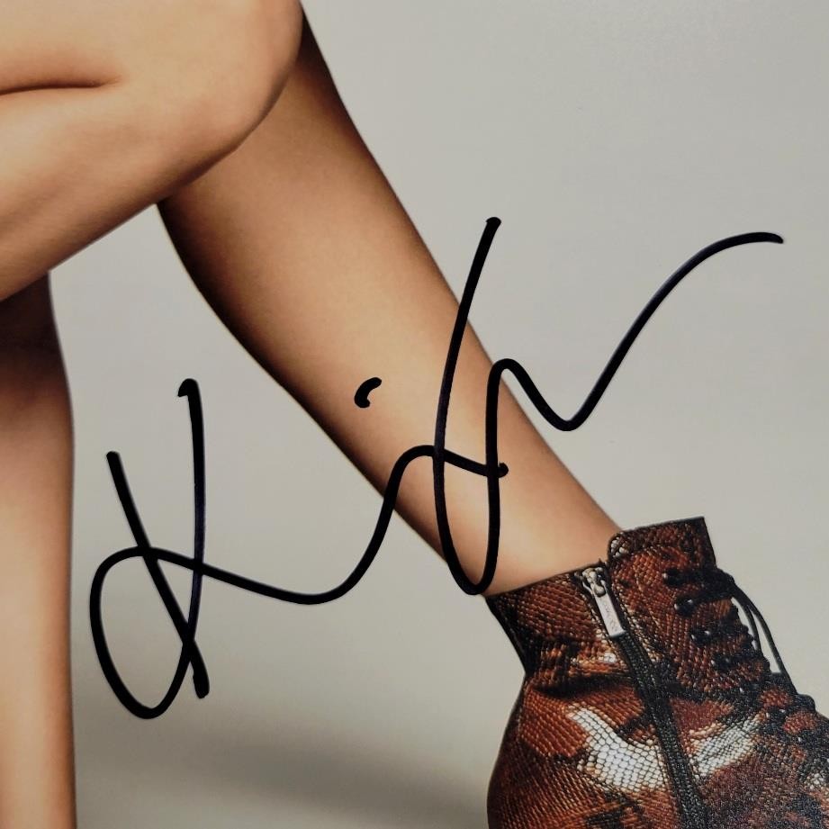 Kaia Gerber signed 11x14 photo actress model autograph ~ Beckett BAS