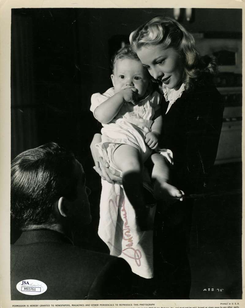 Joan Fontaine Vintage Signed Jsa Certed 8x10 Photo Authenticated Autograph