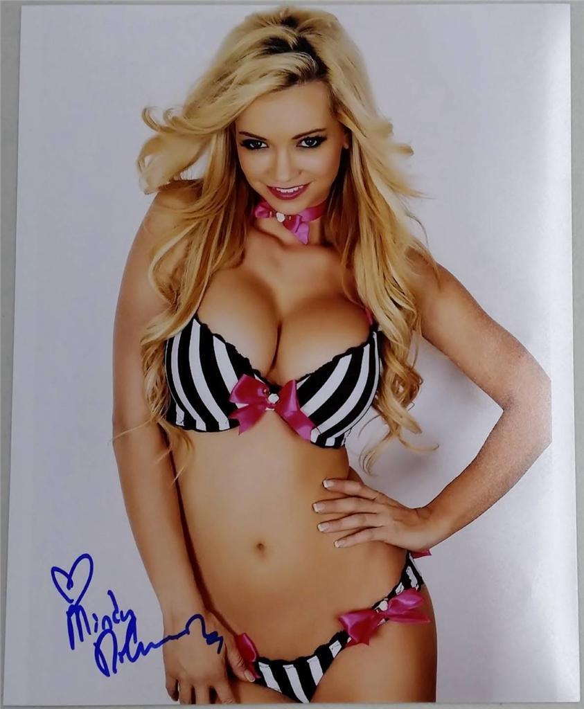 Mindy Robinson Signed 8x10 Photo Picture Auto Autograph A