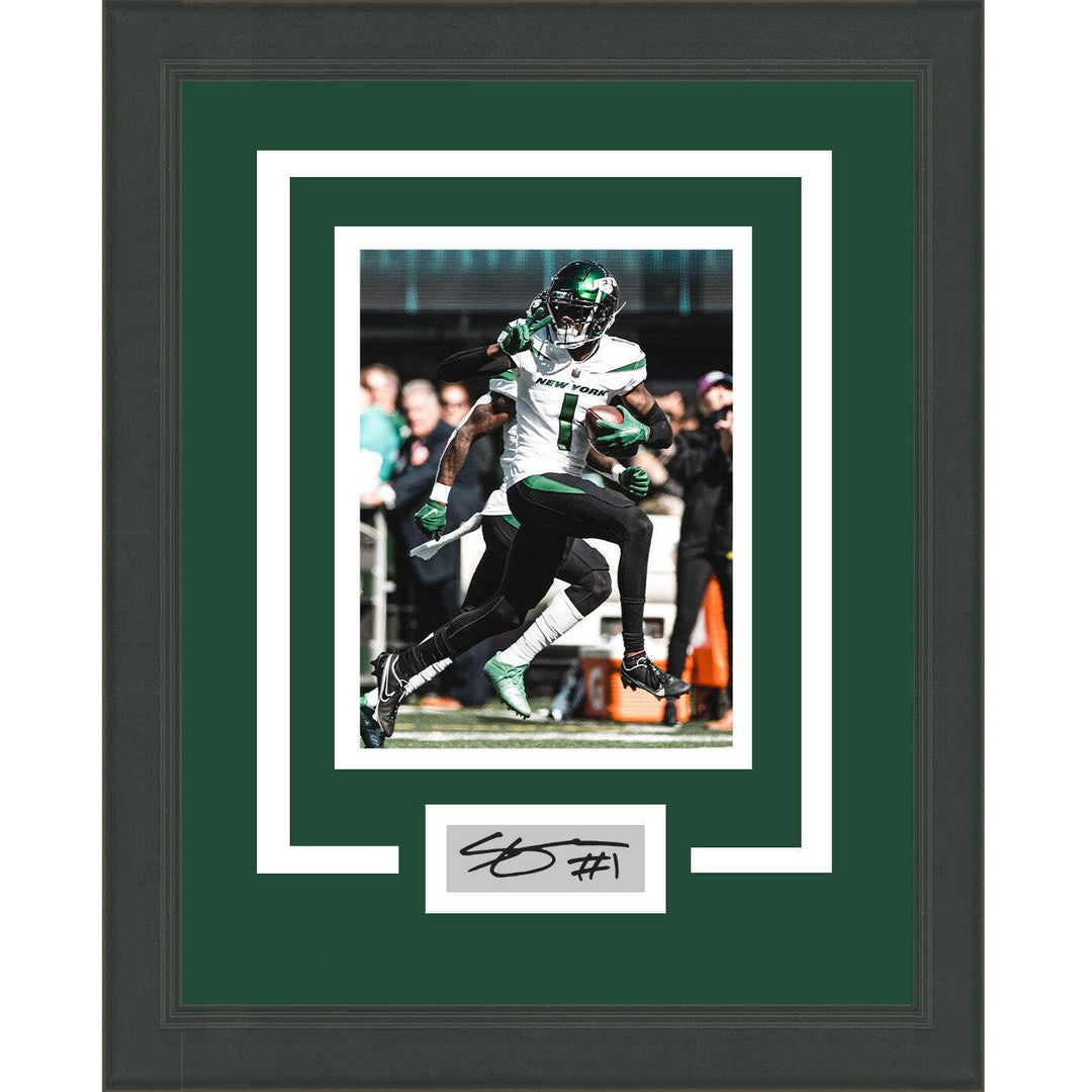 Framed Ahmad "Sauce" Gardner Facsimile Laser Engraved Auto New York Jets Photo
