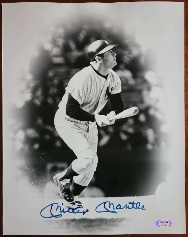 Mickey Mantle PSA DNA Signed 11x14 Photo Yankees Autograph