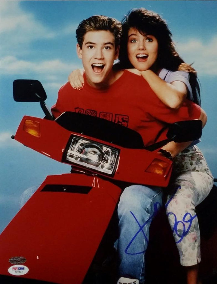 Tiffani Amber Thiessen Signed Saved By The Bell 11x14 Photo ~ PSA/DNA COA