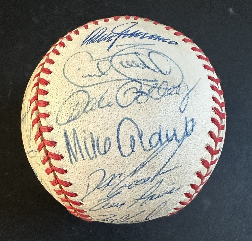 1996 Yankees World Series Team Signed Baseball Derek Jeter Rivera 33 Auto Psa