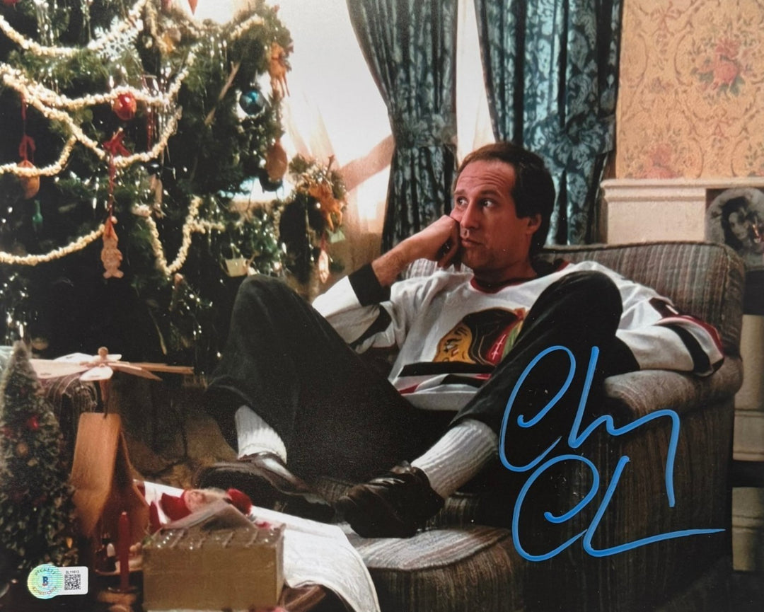 Chevy Chase Autographed/Signed Christmas Vacation 11x14 Photo Beckett WIT 58269