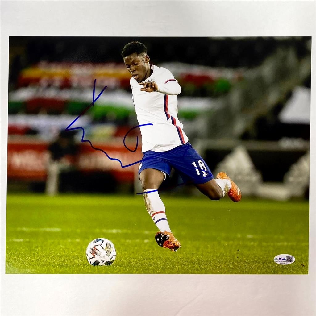 Yunus Musah signed Team USA USMNT 11x14 photo autograph (B) ~ JSA